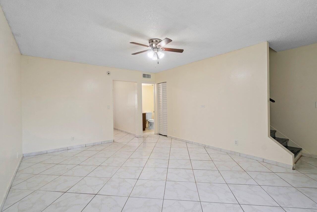 4092 Kirk Rd - Photo 4 of 22