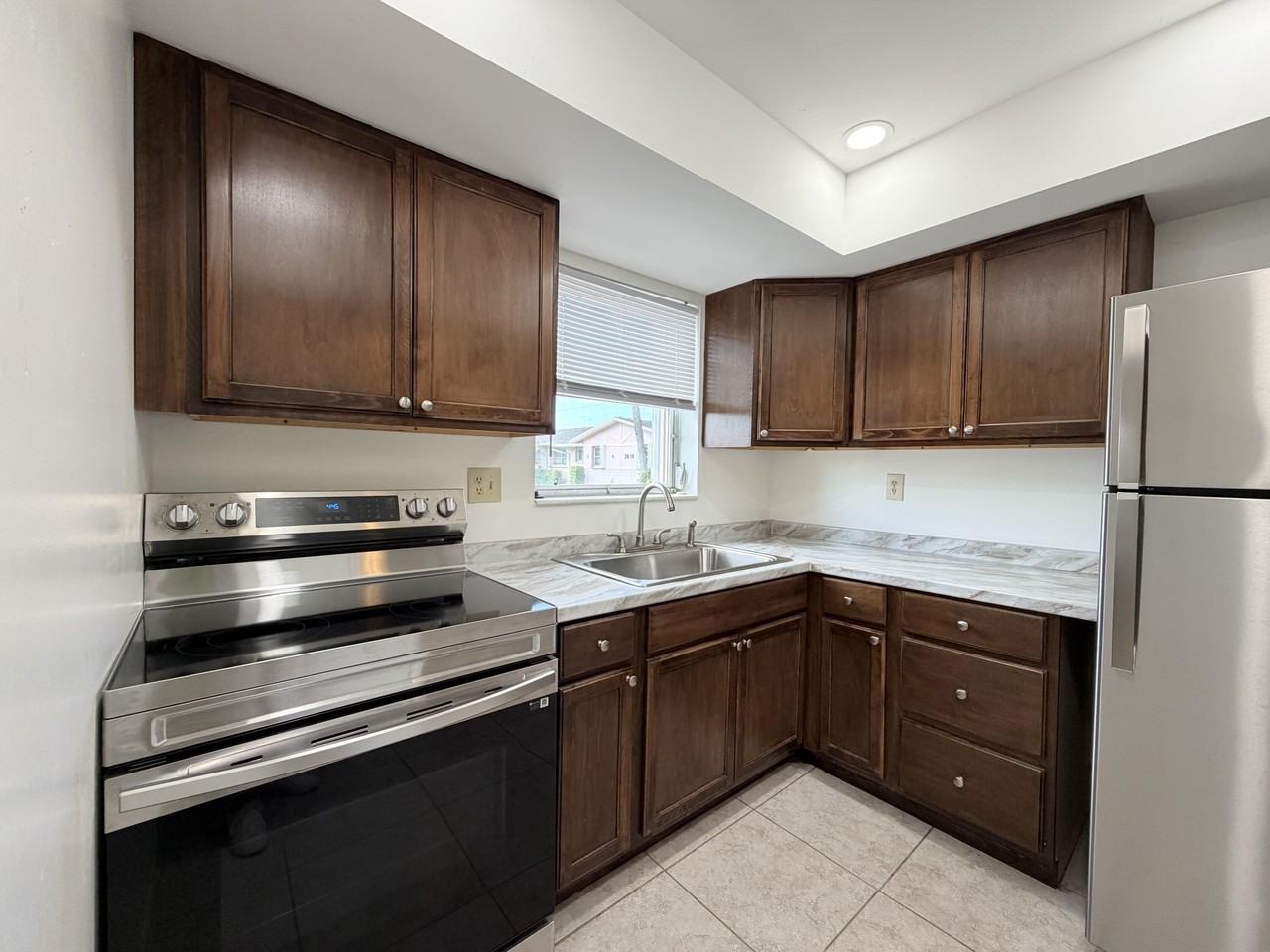 2607 Dudley Dr W #L - Photo 6 of 34