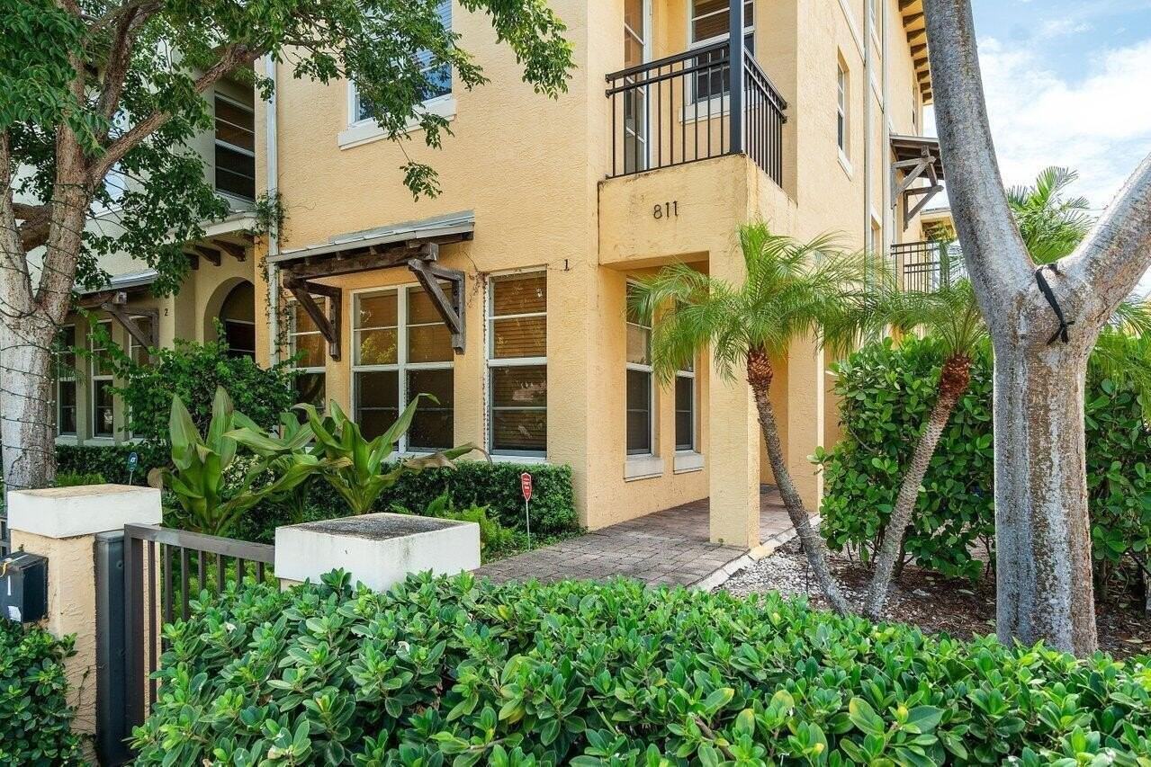 811 S Federal Hwy #1 - Photo 3 of 33