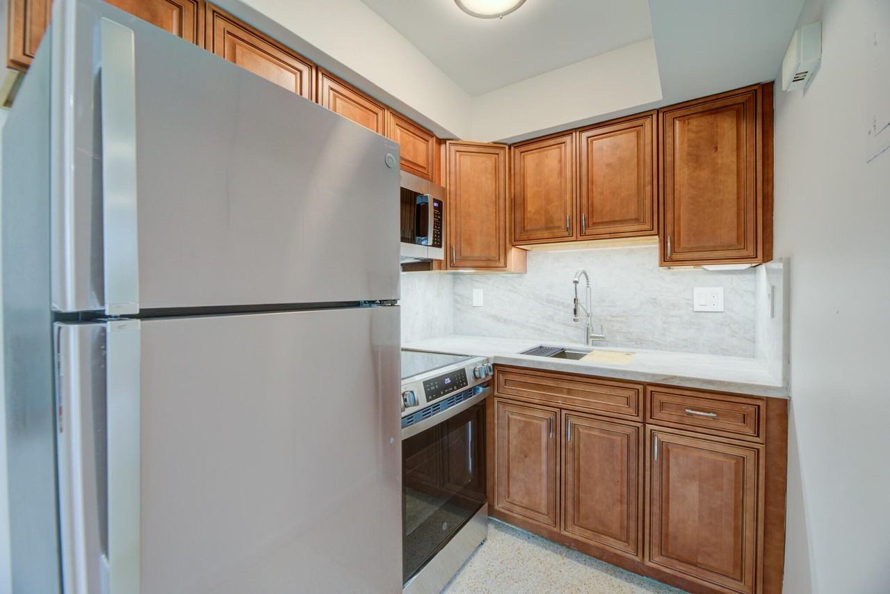 1635 Ne 5th Ct #C - Photo 4 of 26