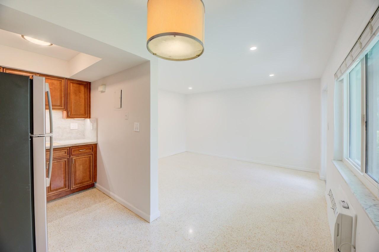 1635 Ne 5th Ct #C - Photo 6 of 26