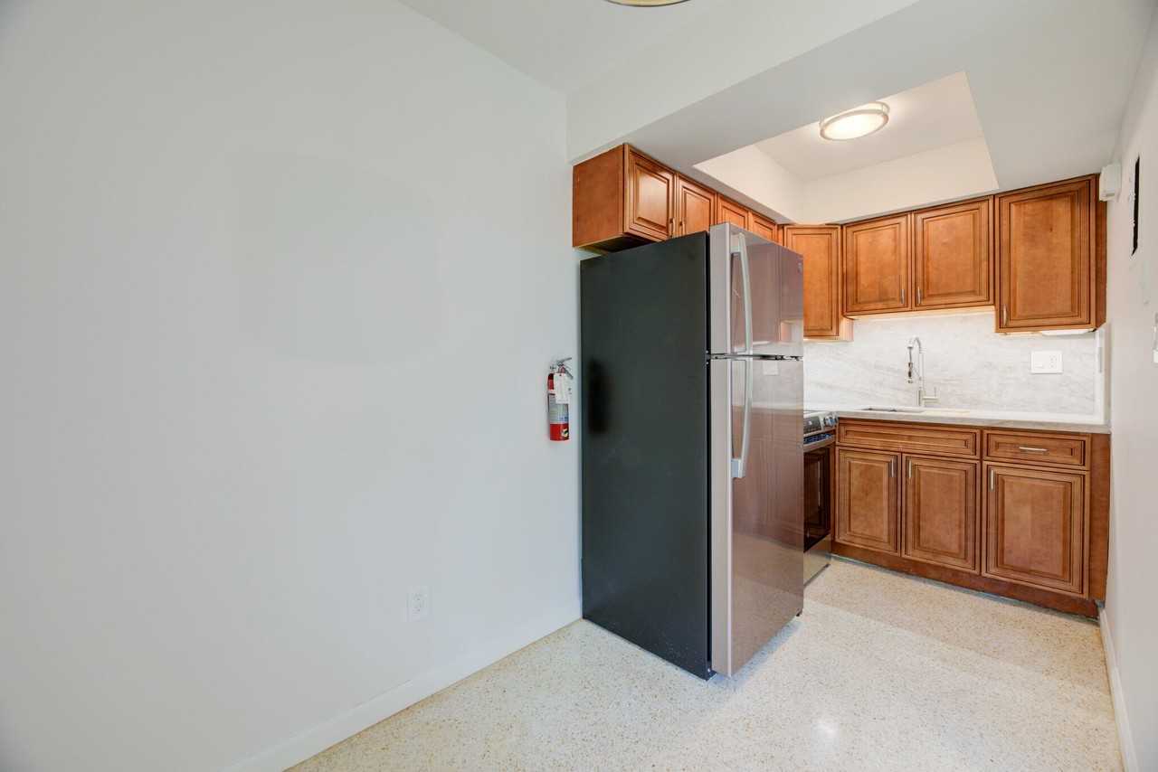 1635 Ne 5th Ct #C - Photo 7 of 26