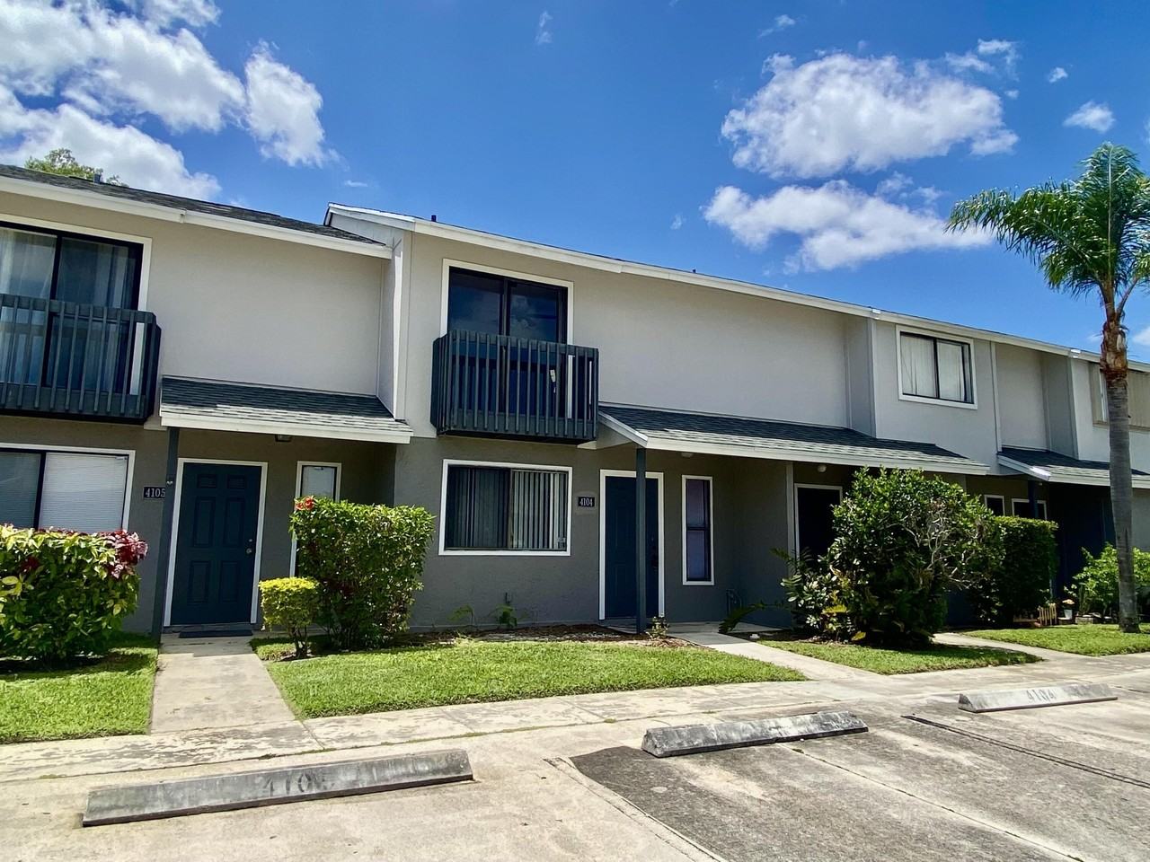 4104 Inlet Cir #4104 - Photo 3 of 36