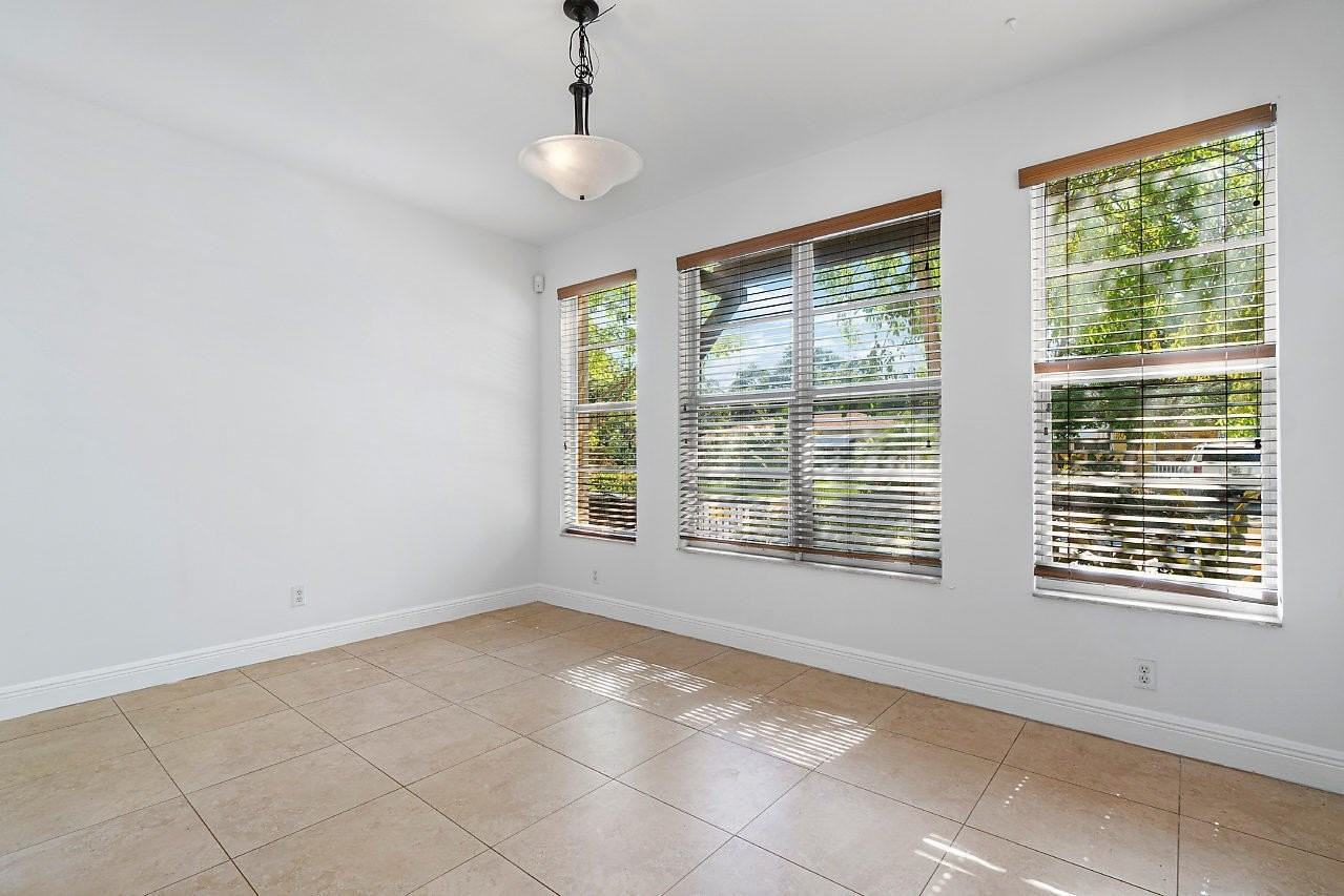 811 S Federal Hwy #4 - Photo 6 of 28