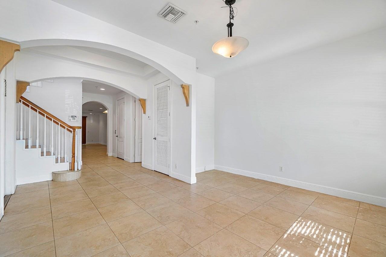 811 S Federal Hwy #4 - Photo 7 of 28