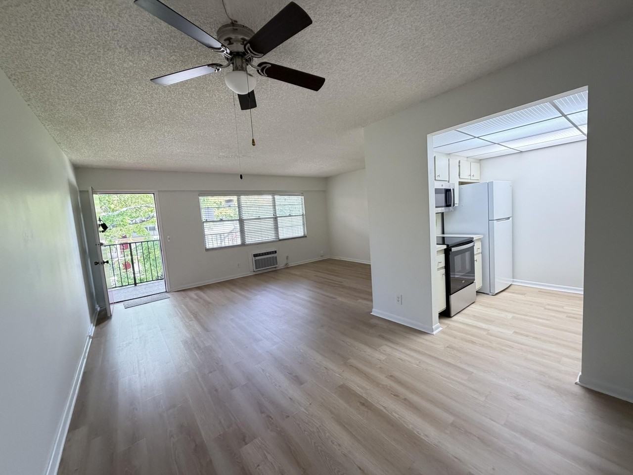 100 Sw 132nd Way #303K - Photo 5 of 17