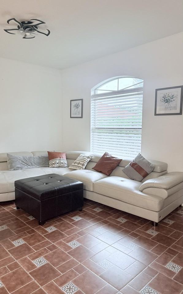 11937 Sturbridge Ln - Photo 3 of 4