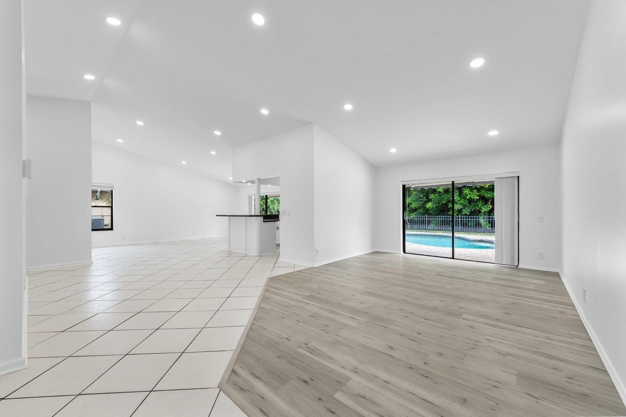 9718 Lancaster Pl - Photo 2 of 16