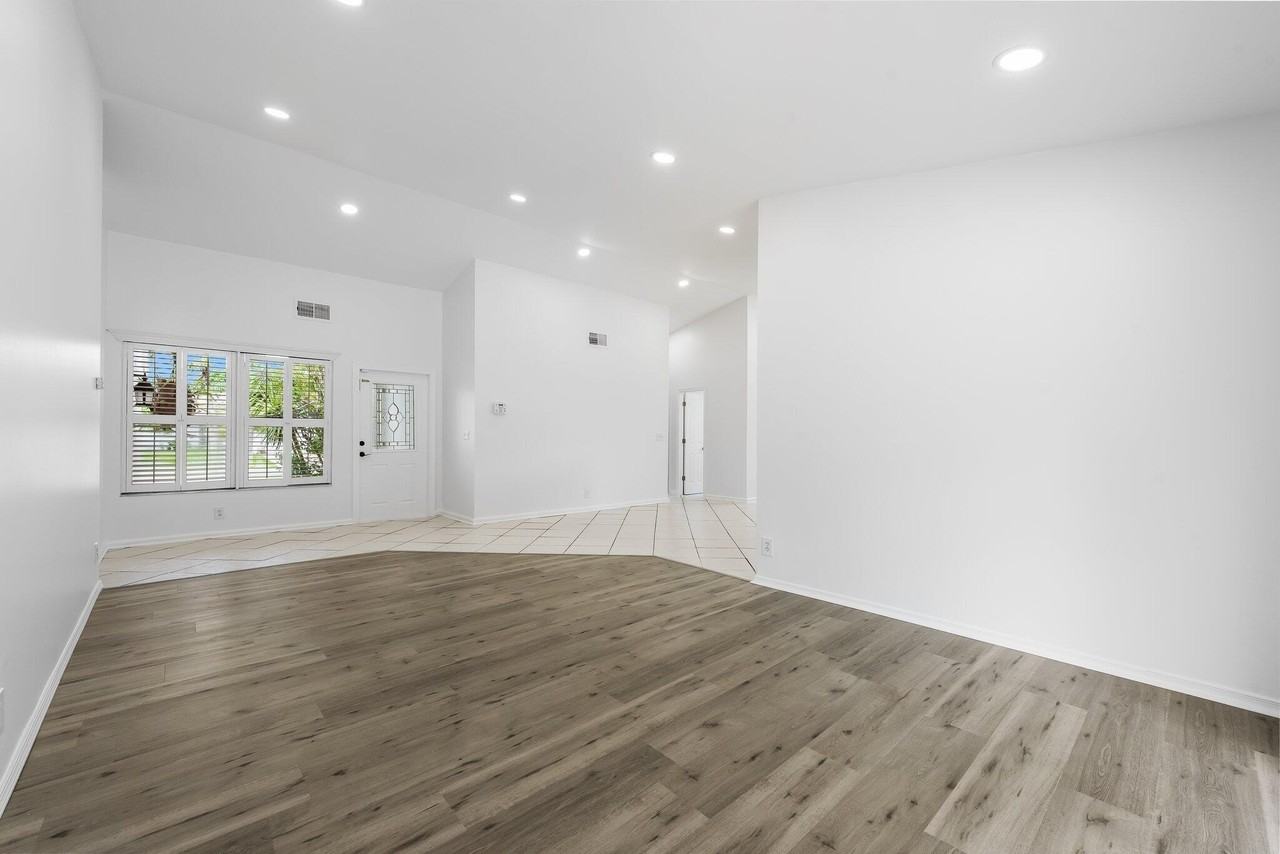 9718 Lancaster Pl - Photo 3 of 16