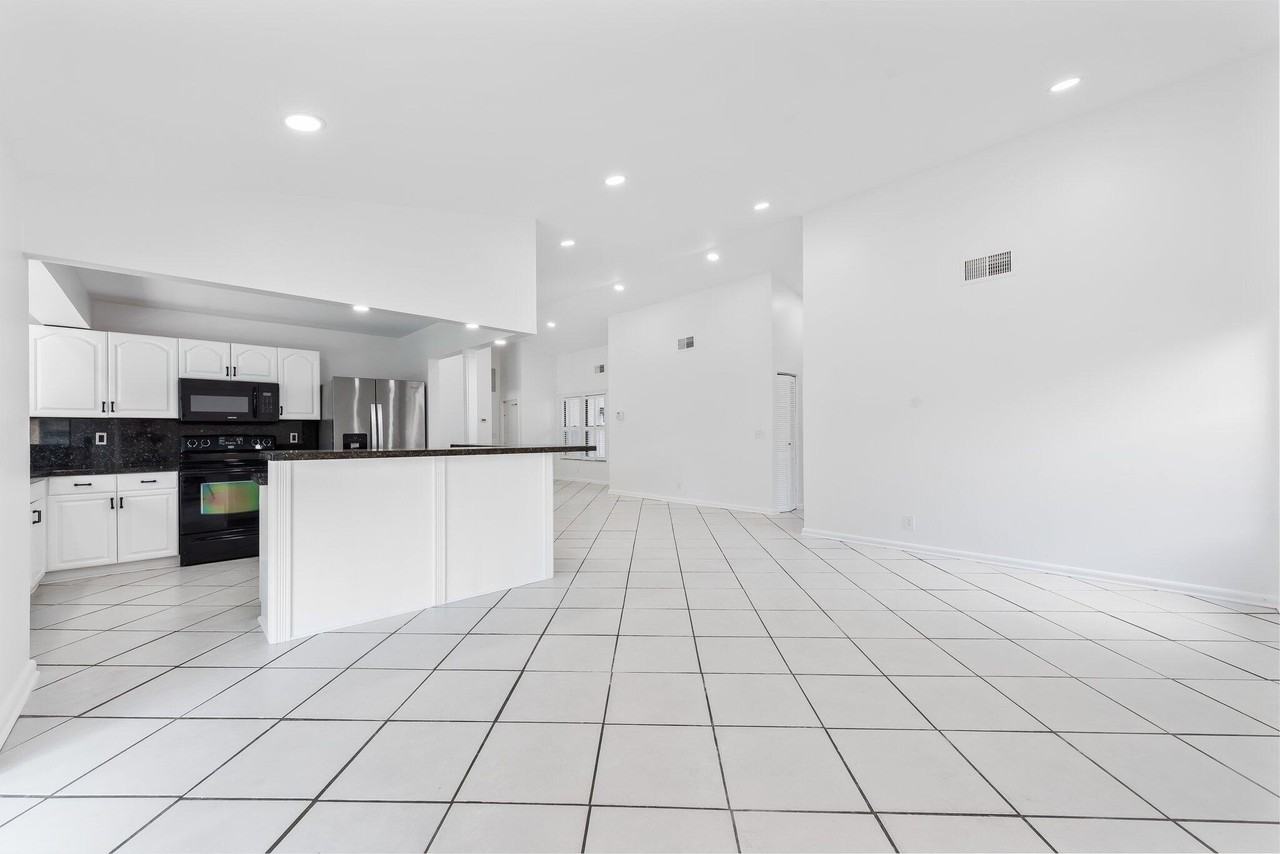 9718 Lancaster Pl - Photo 6 of 16