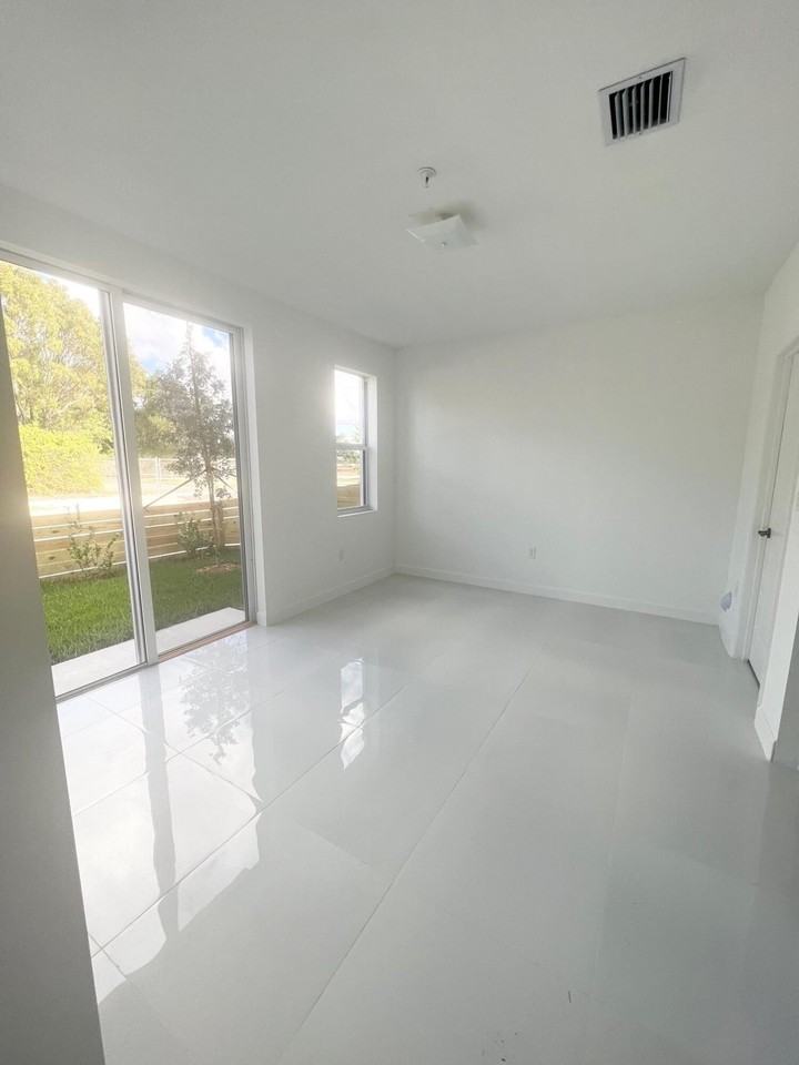 25265 Sw 134th Ave #4 - Photo 3 of 14