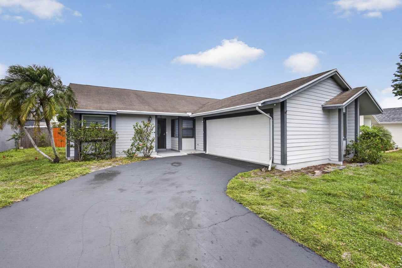 7771 Blackwood Ln - Photo 2 of 31