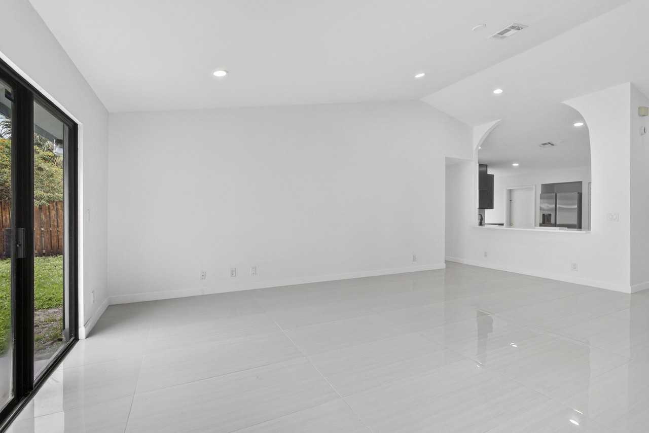 7771 Blackwood Ln - Photo 7 of 31