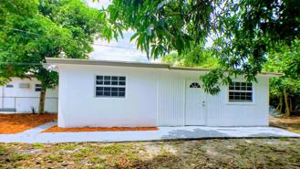 1220 Nw 1st Ave #REAR - Photo 1 of 1