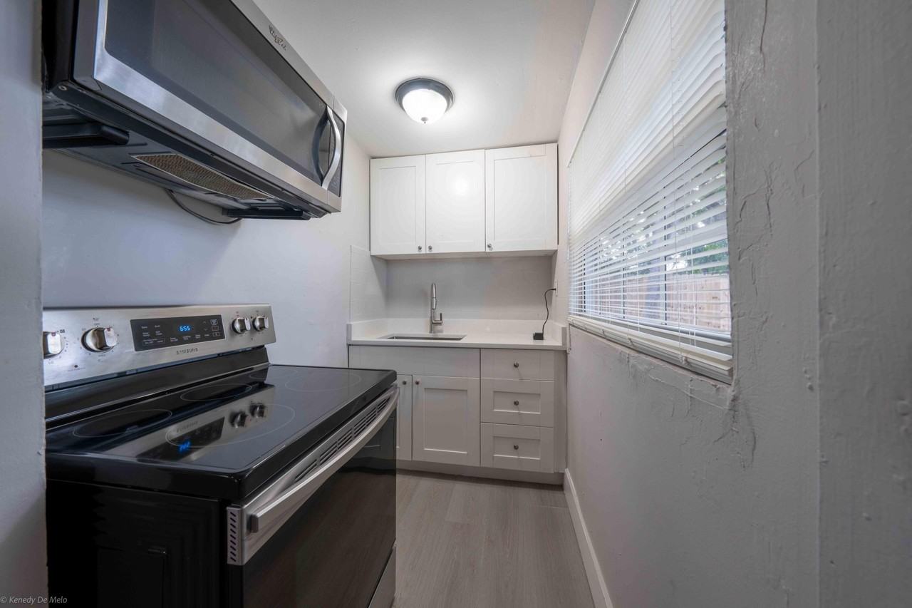 1220 Nw 1st Ave #REAR - Photo 2 of 20