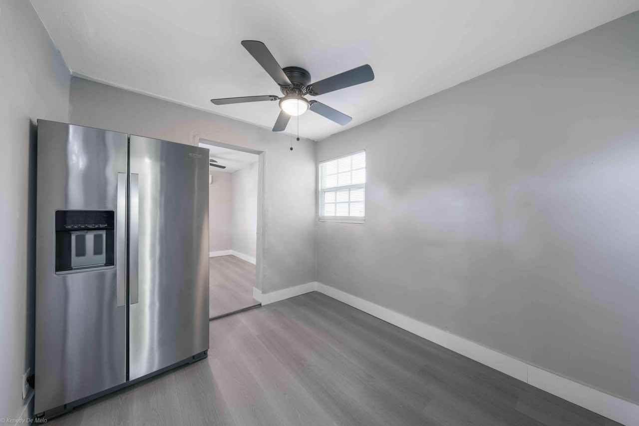 1220 Nw 1st Ave #REAR - Photo 6 of 20