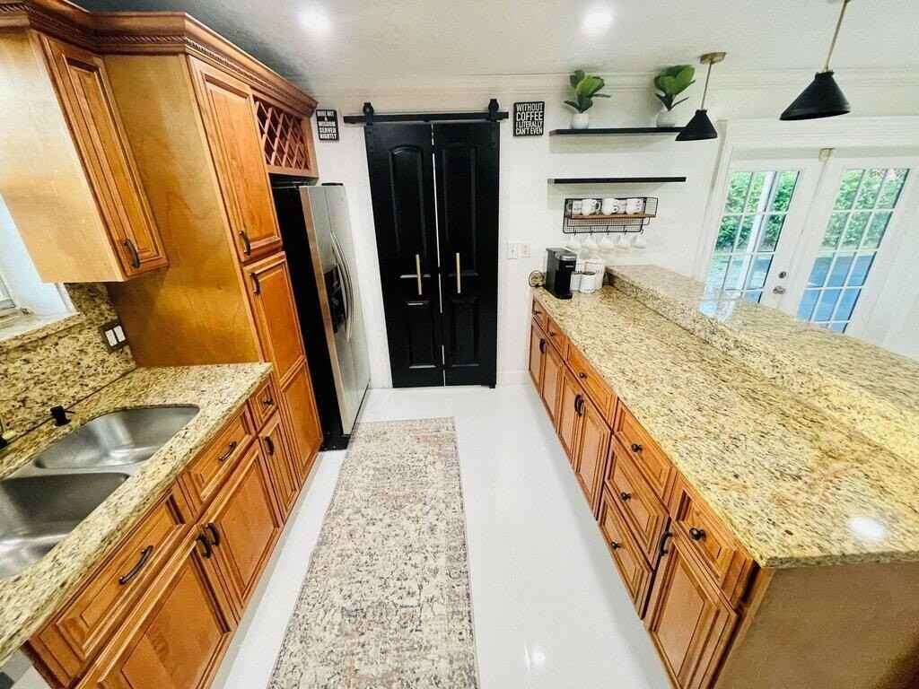 5537 Sw 6th St - Photo 7 of 40