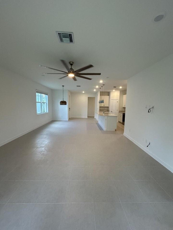 1769 Se Crosswood Way - Photo 6 of 29