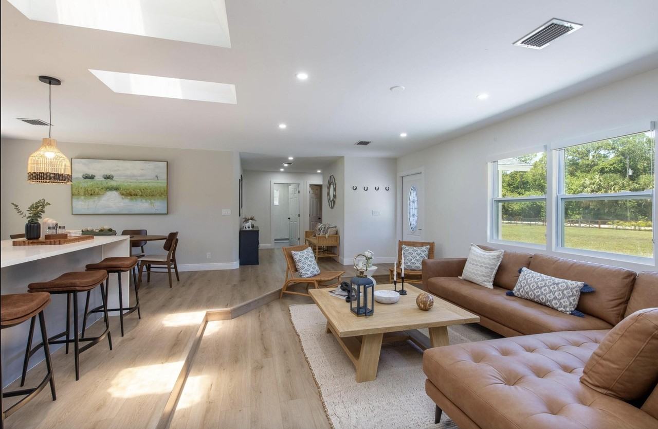 16932 W Aintree Dr - Photo 5 of 27