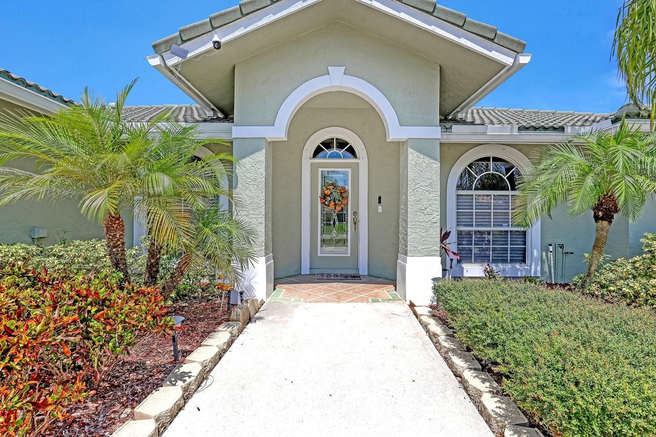 133 Black Olive Cres - Photo 4 of 50