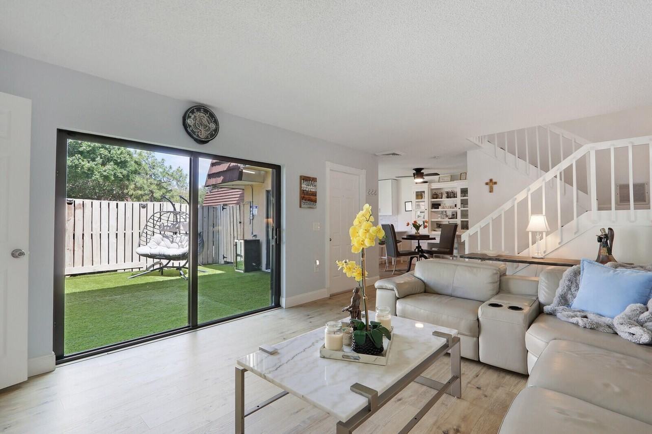 1614 16th Ln - Photo 2 of 27