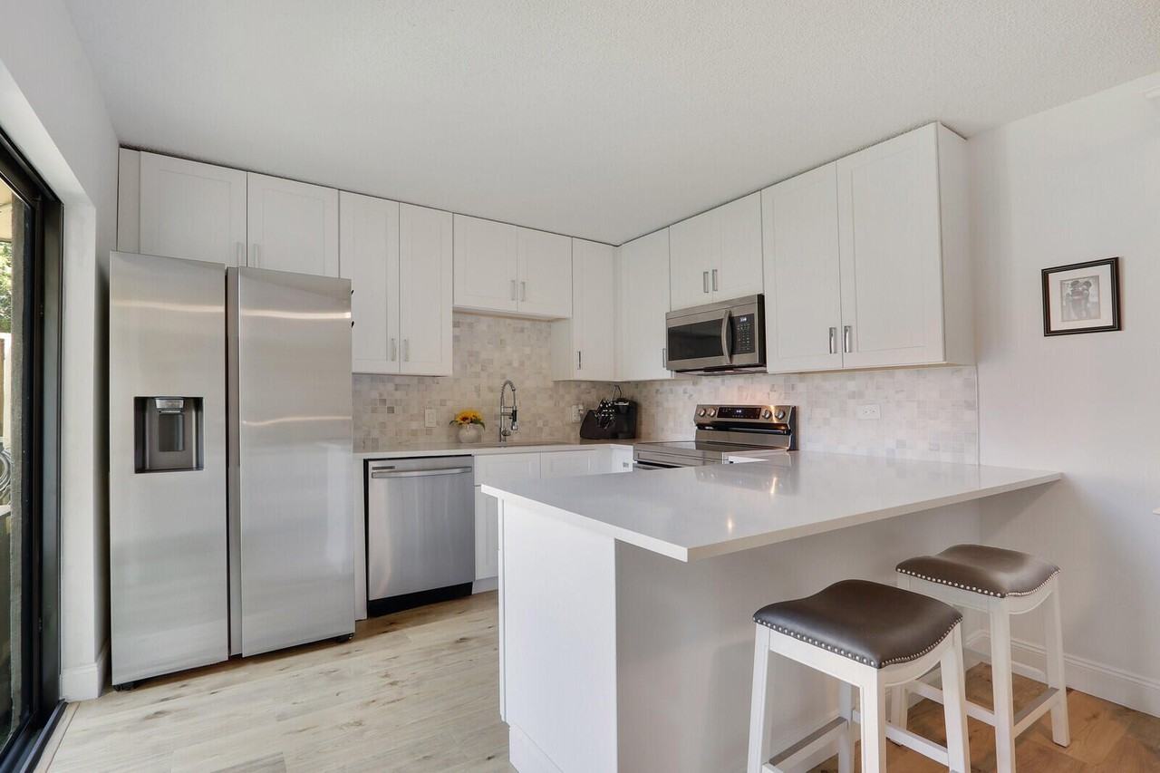 1614 16th Ln - Photo 5 of 27