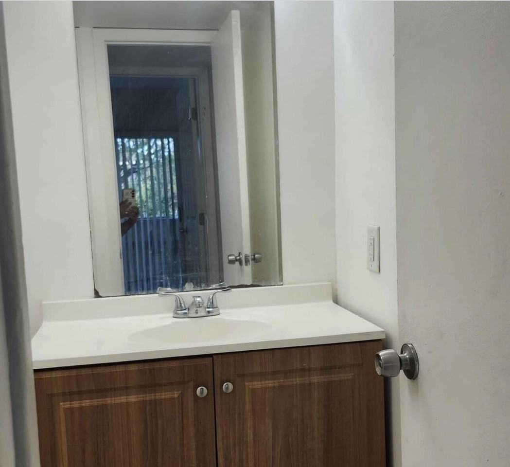 488 Ne 18th Ave #208 - Photo 5 of 11