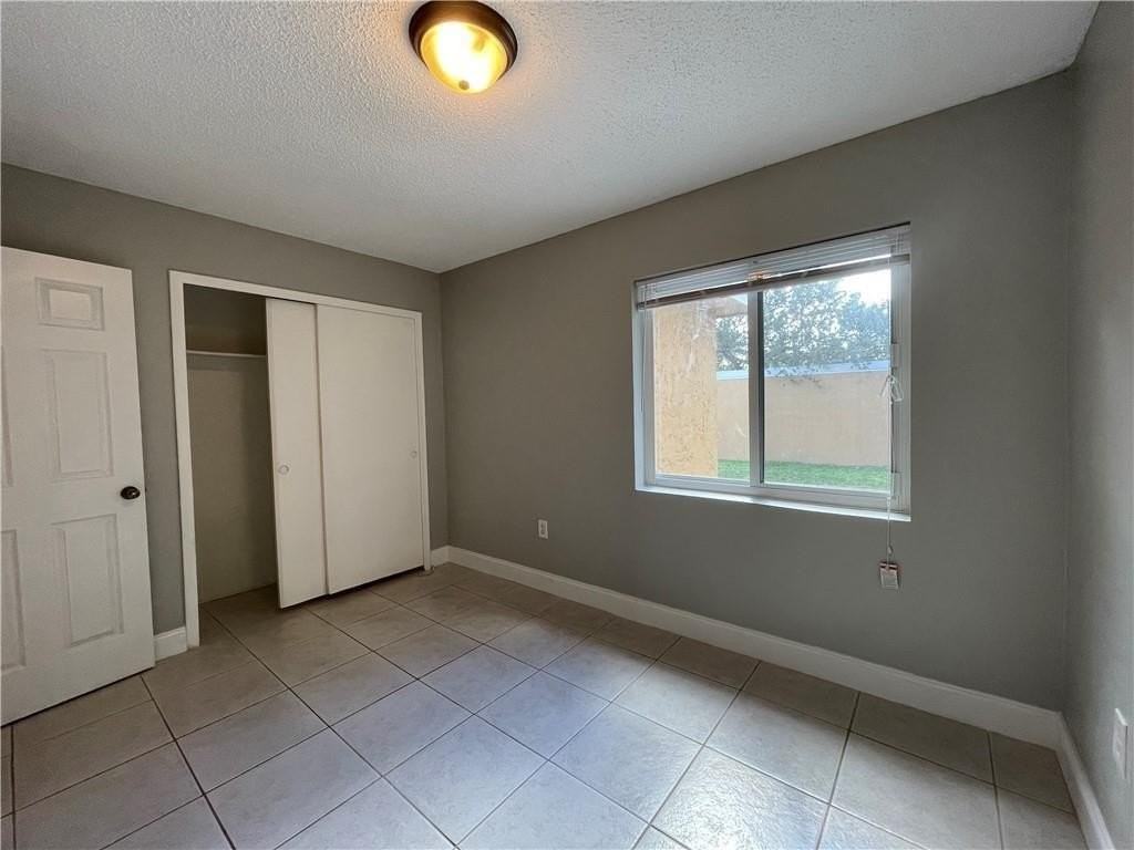 11420 Nw 35th St - Photo 5 of 30