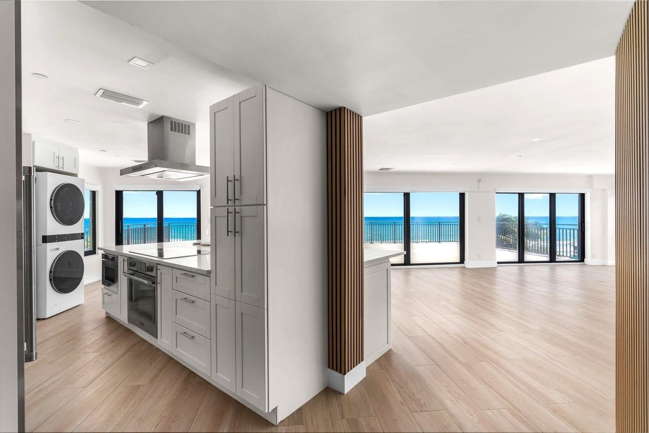 665 Se 21st Ave - Photo 4 of 35