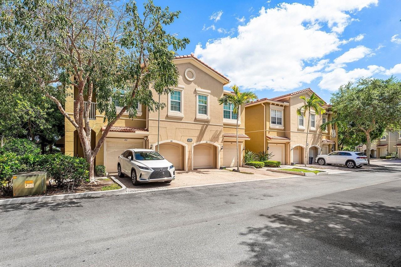 4890 Bonsai Cir #106 - Photo 6 of 47
