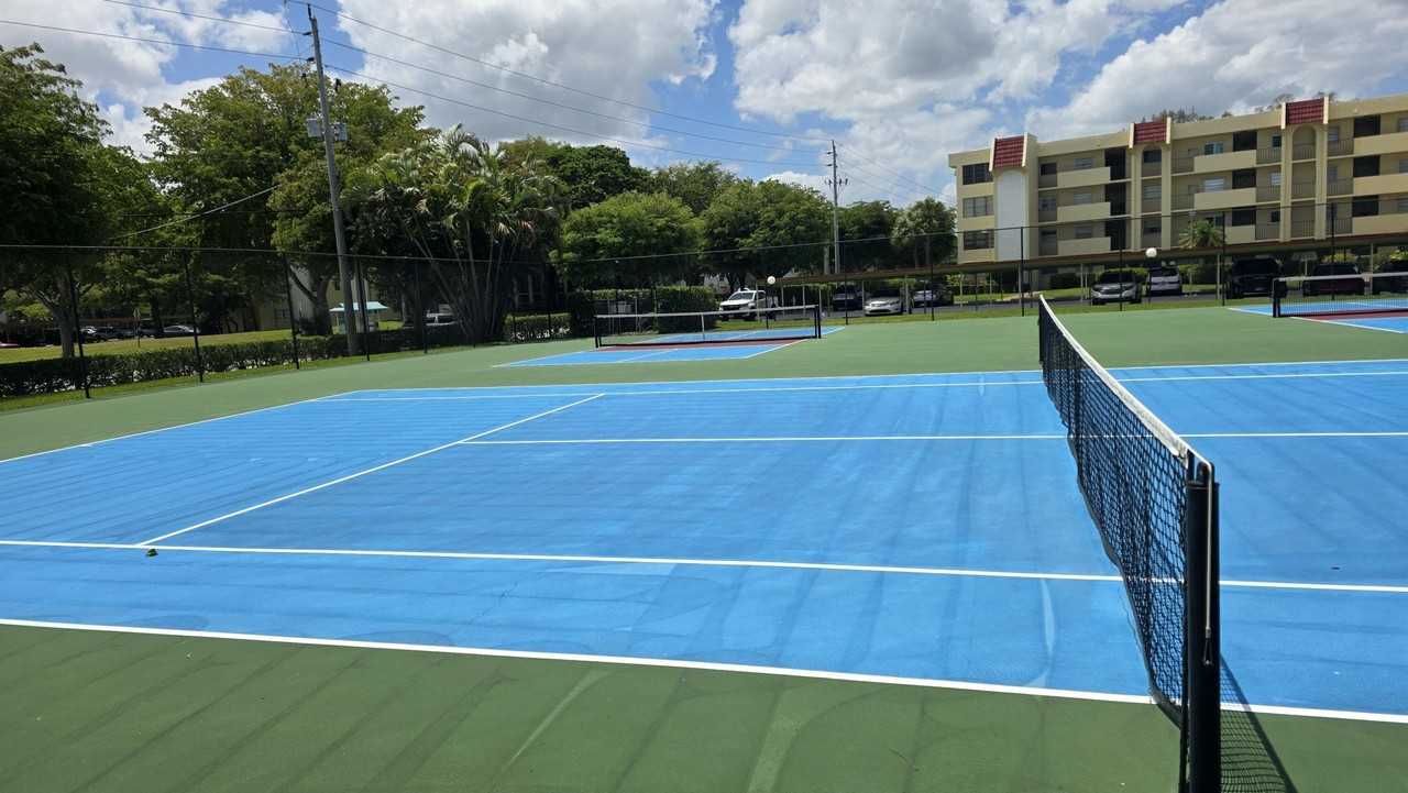 23305 Barwood Ln N #207 - Photo 5 of 27