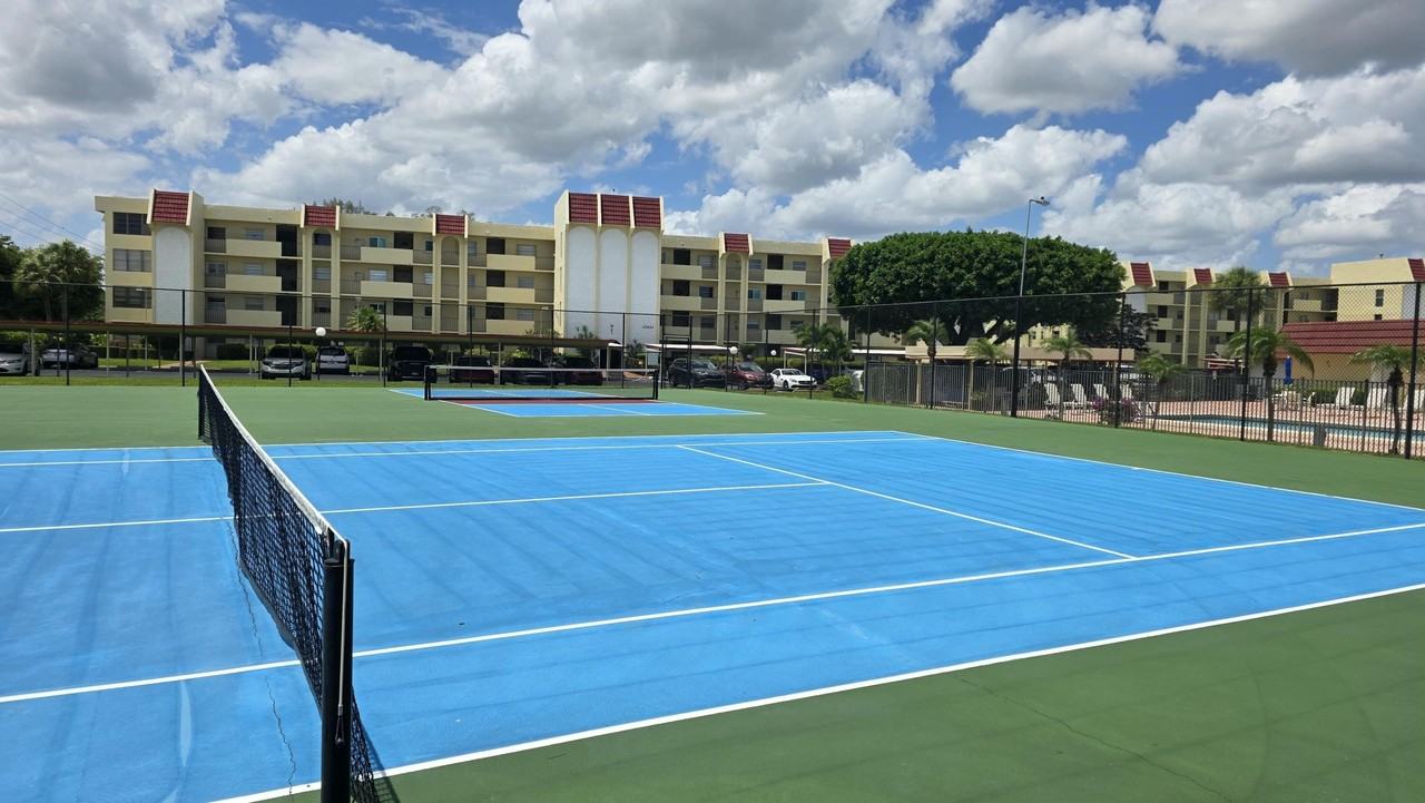 23305 Barwood Ln N #207 - Photo 6 of 27