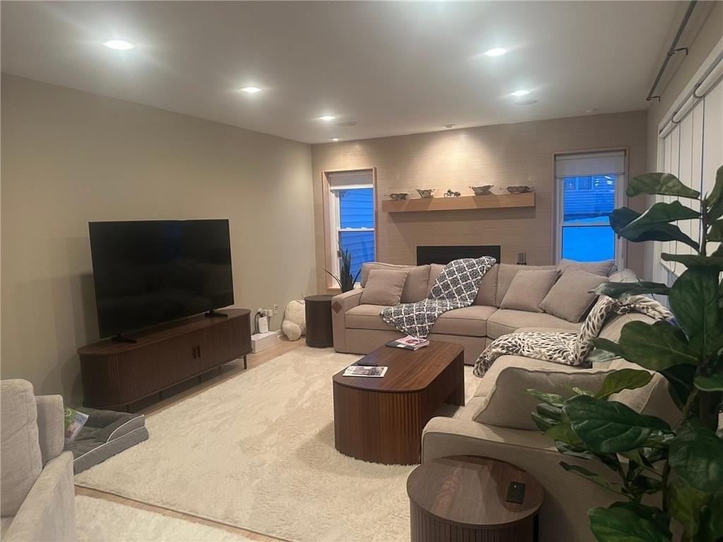 16634 Imperial Ct - Photo 3 of 7