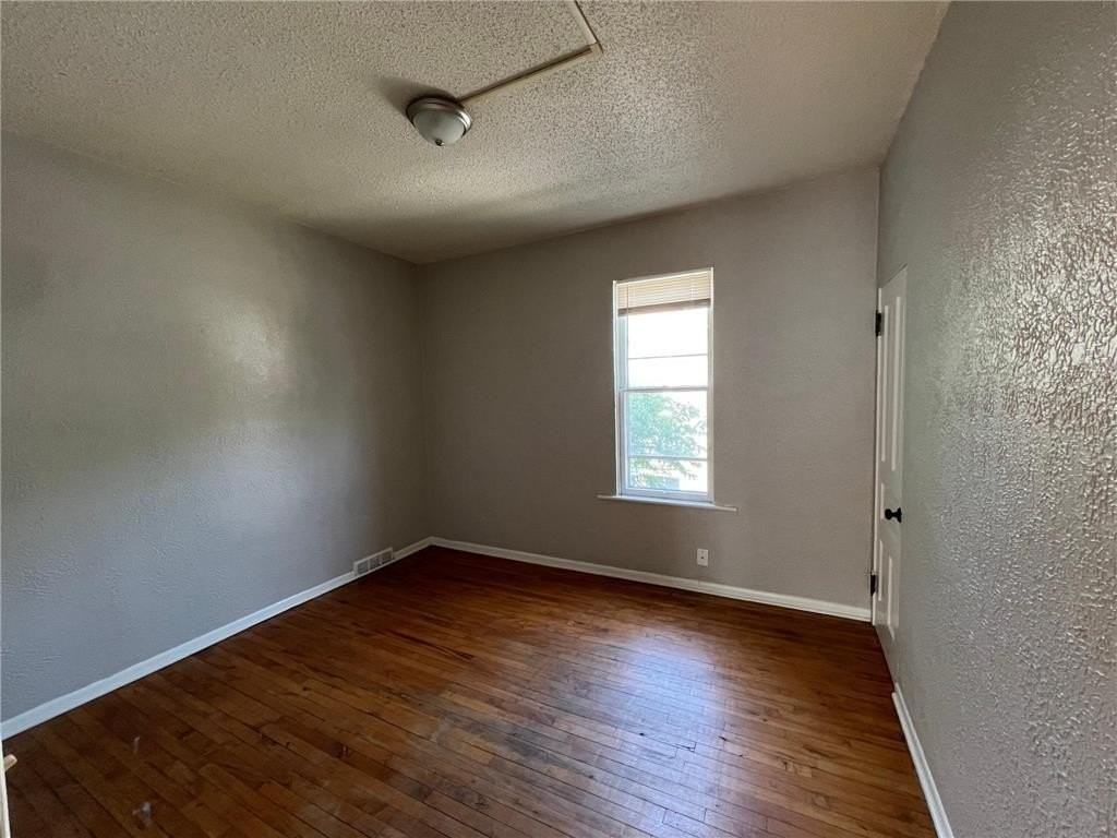 691 Conway St - Photo 5 of 13