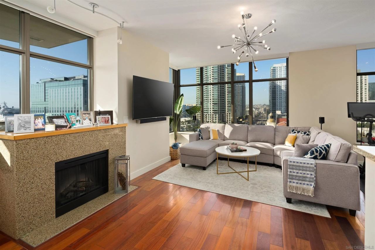 700 W E St #1303