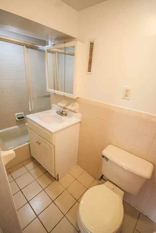 515 E 5th St #4A - Photo 2 of 7