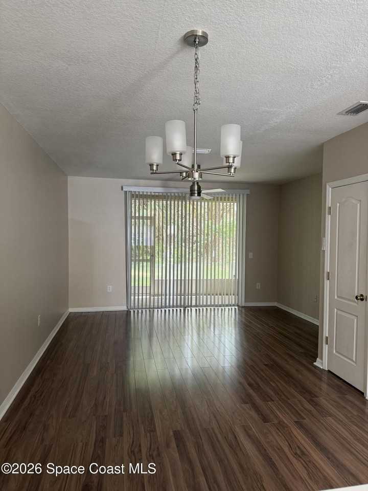 1359 Hampton Park Ln - Photo 4 of 16