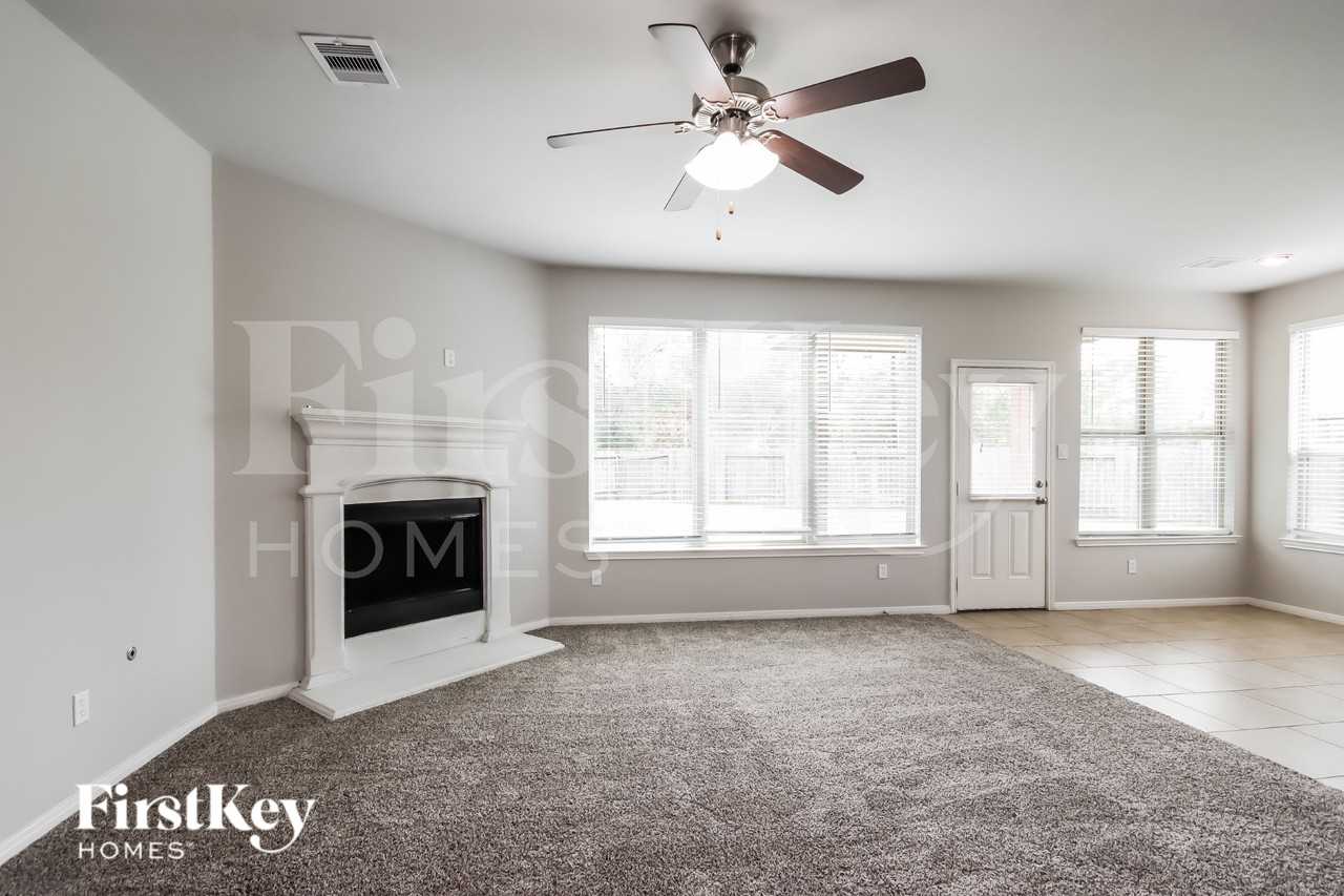 18707 Antler Trails Ct - Photo 3 of 18