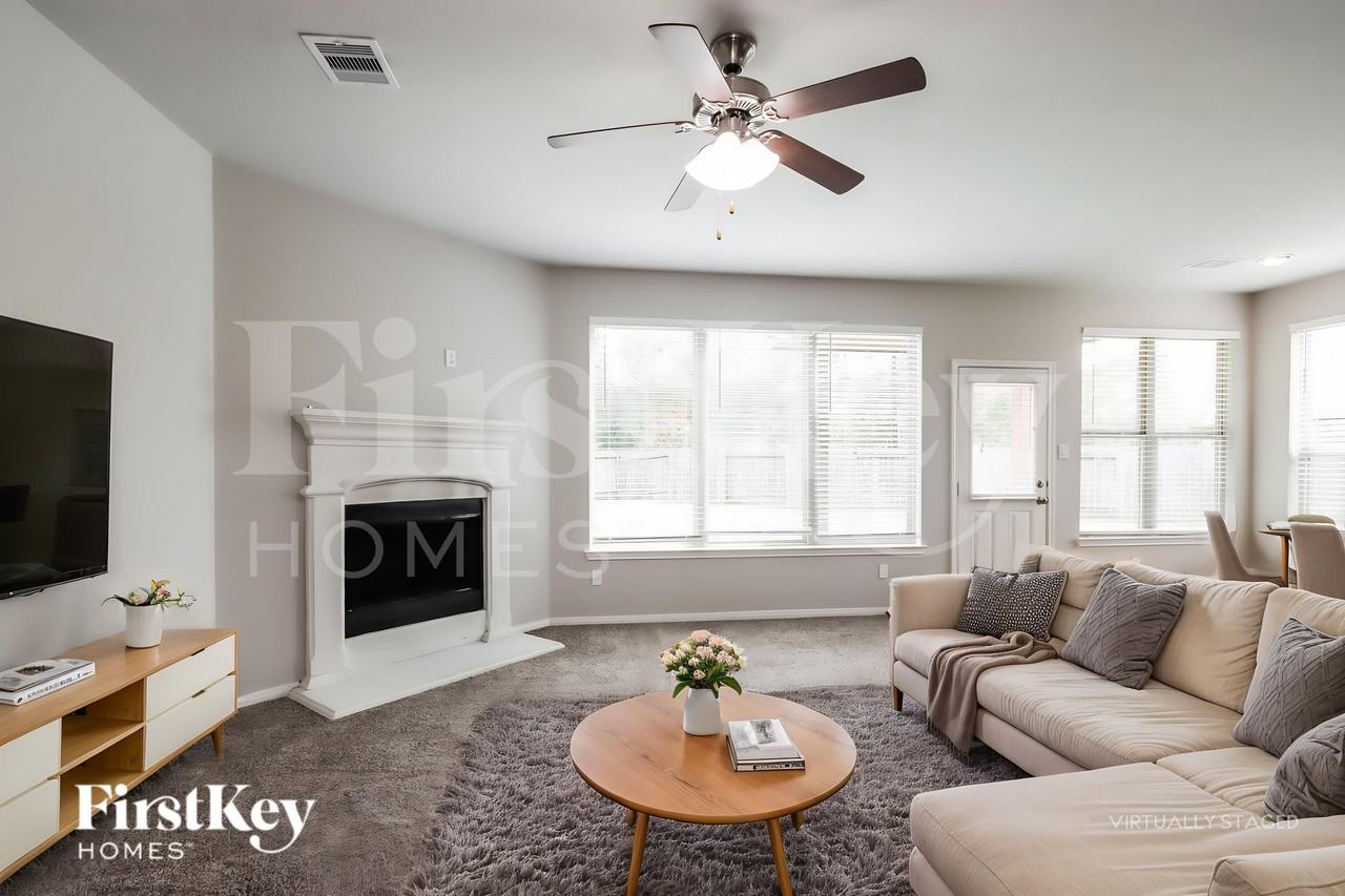 18707 Antler Trails Ct - Photo 4 of 18