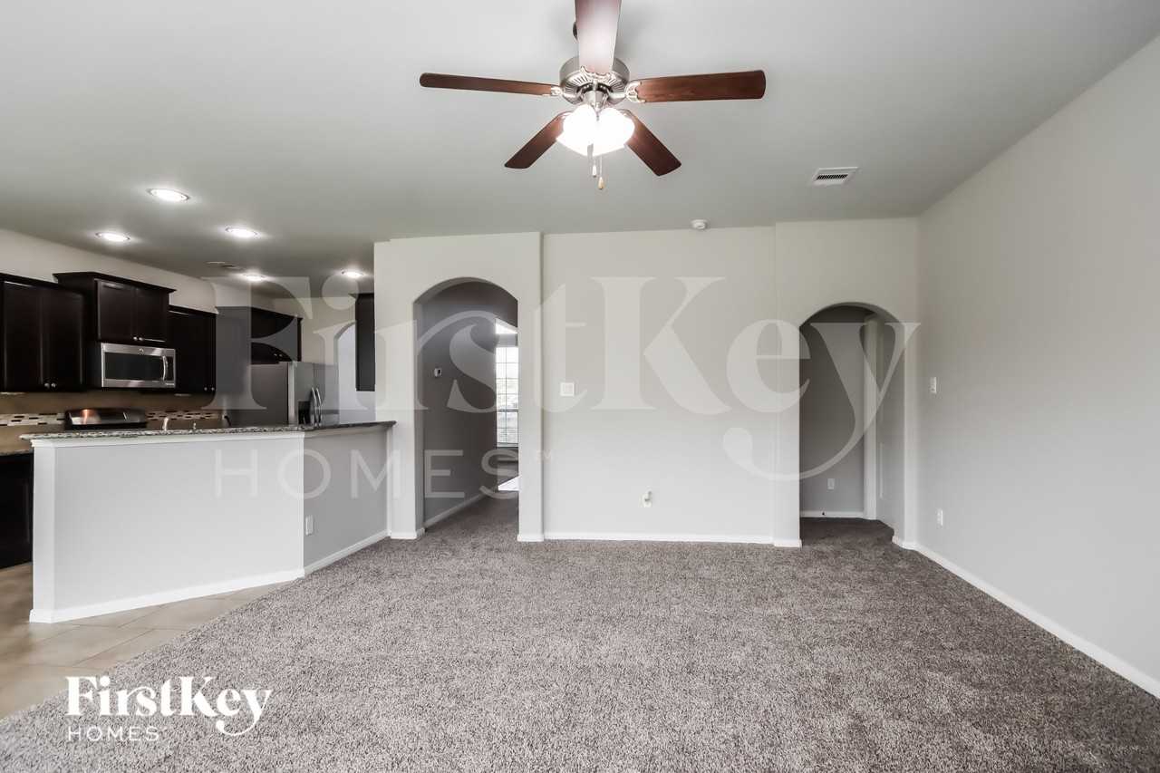 18707 Antler Trails Ct - Photo 5 of 18