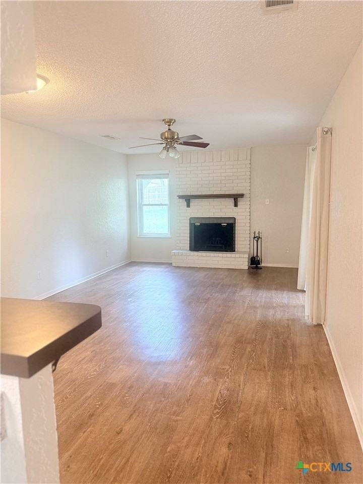 653 Rock St - Photo 2 of 14