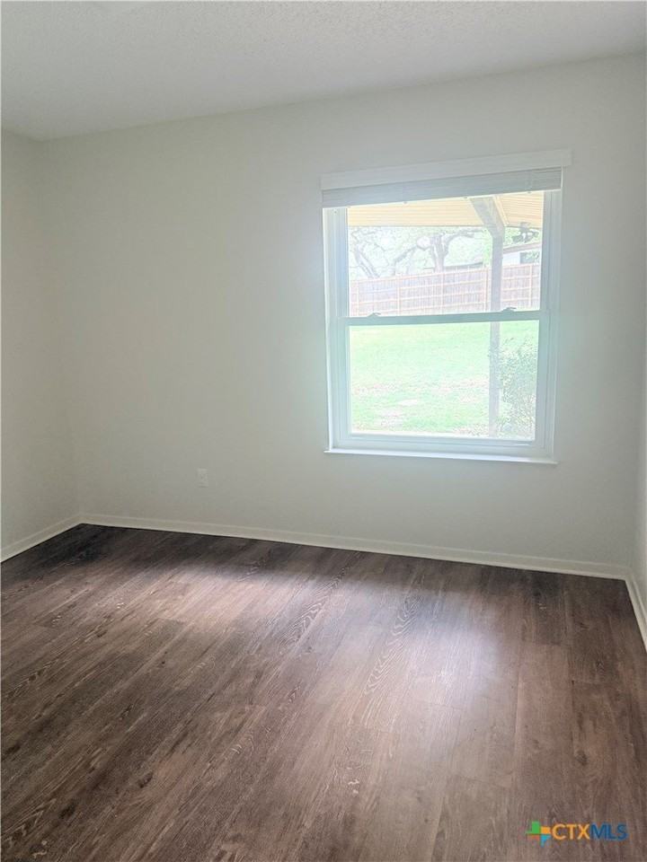 653 Rock St - Photo 7 of 14