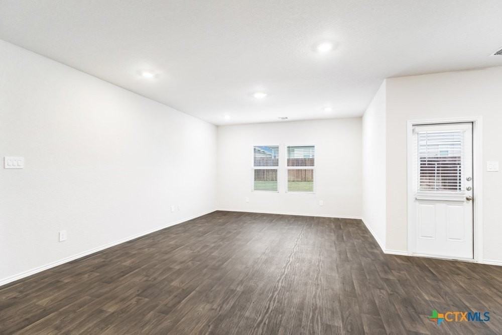 840 Nodding Nixie - Photo 7 of 32