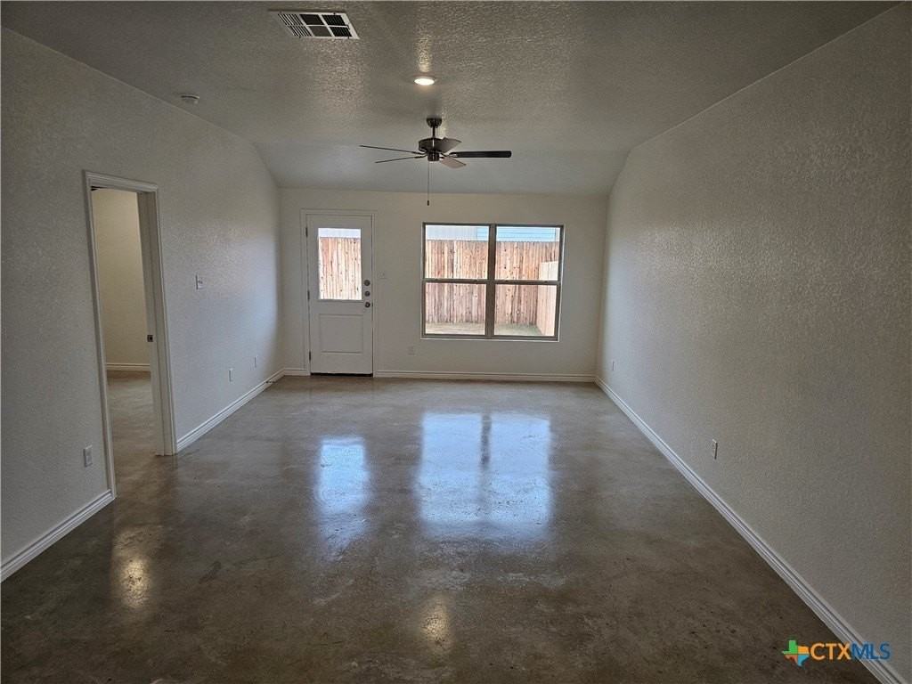 1309 Concord Dr - Photo 2 of 14