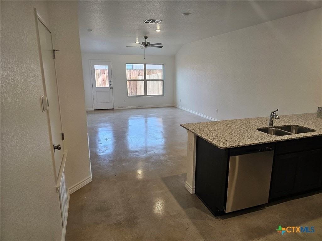 1309 Concord Dr - Photo 3 of 14