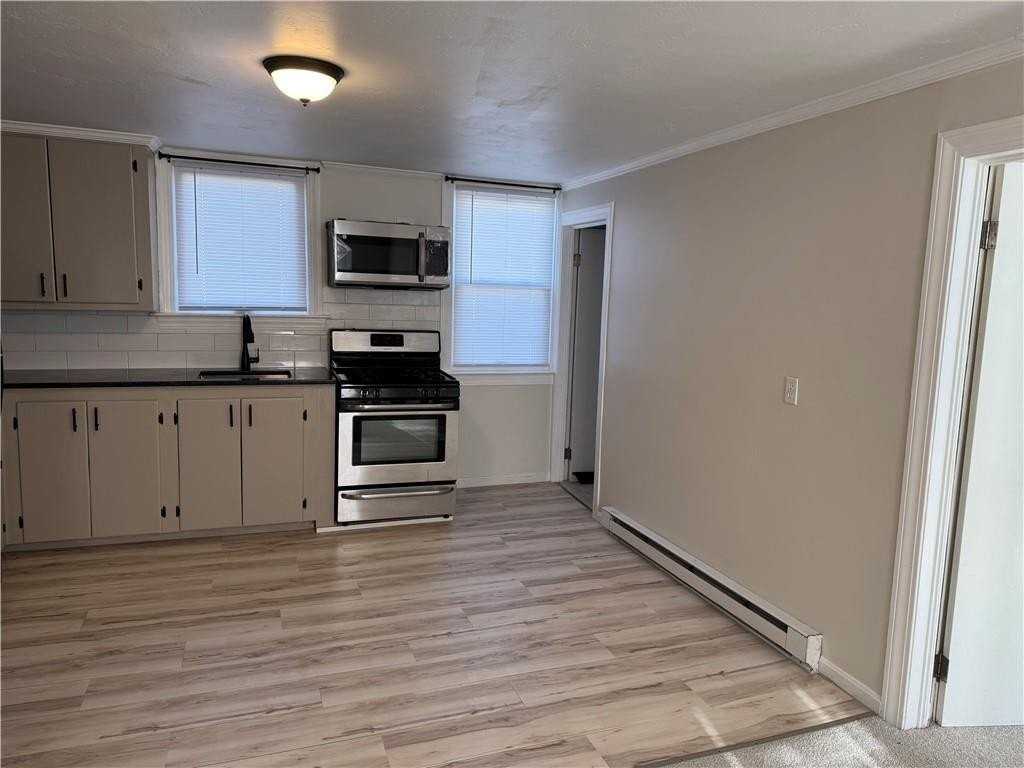 33 Saint Elizabeth St #2 - Photo 3 of 24