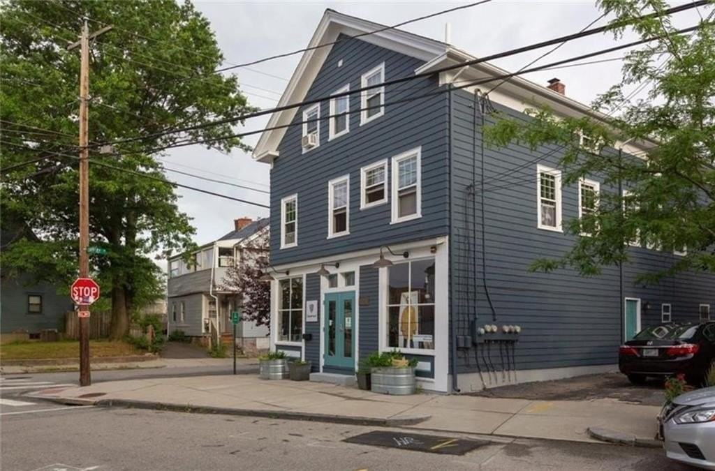 186 Carpenter St #2R - Photo 2 of 8