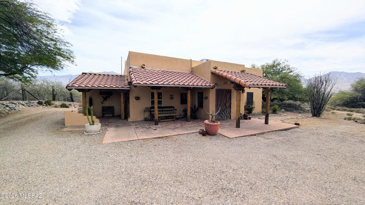 4001 E Rollins Rd - Photo 2 of 48