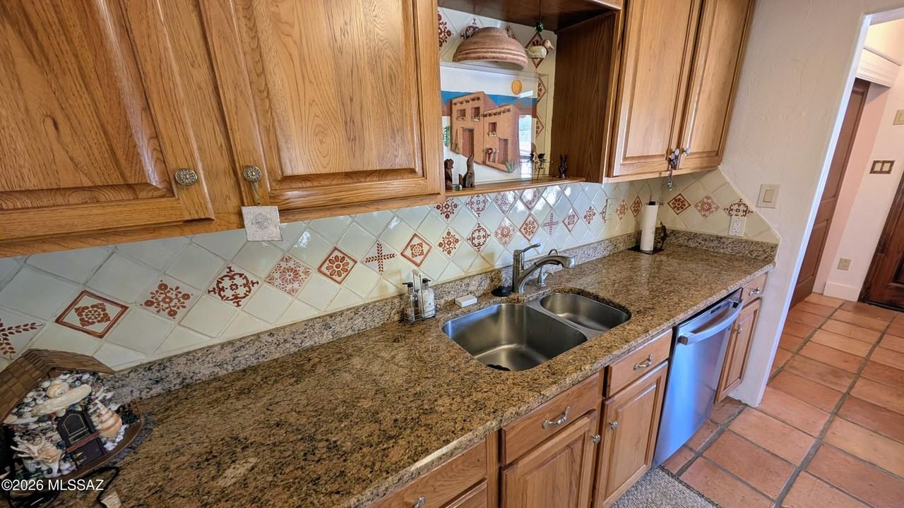 4001 E Rollins Rd - Photo 6 of 48