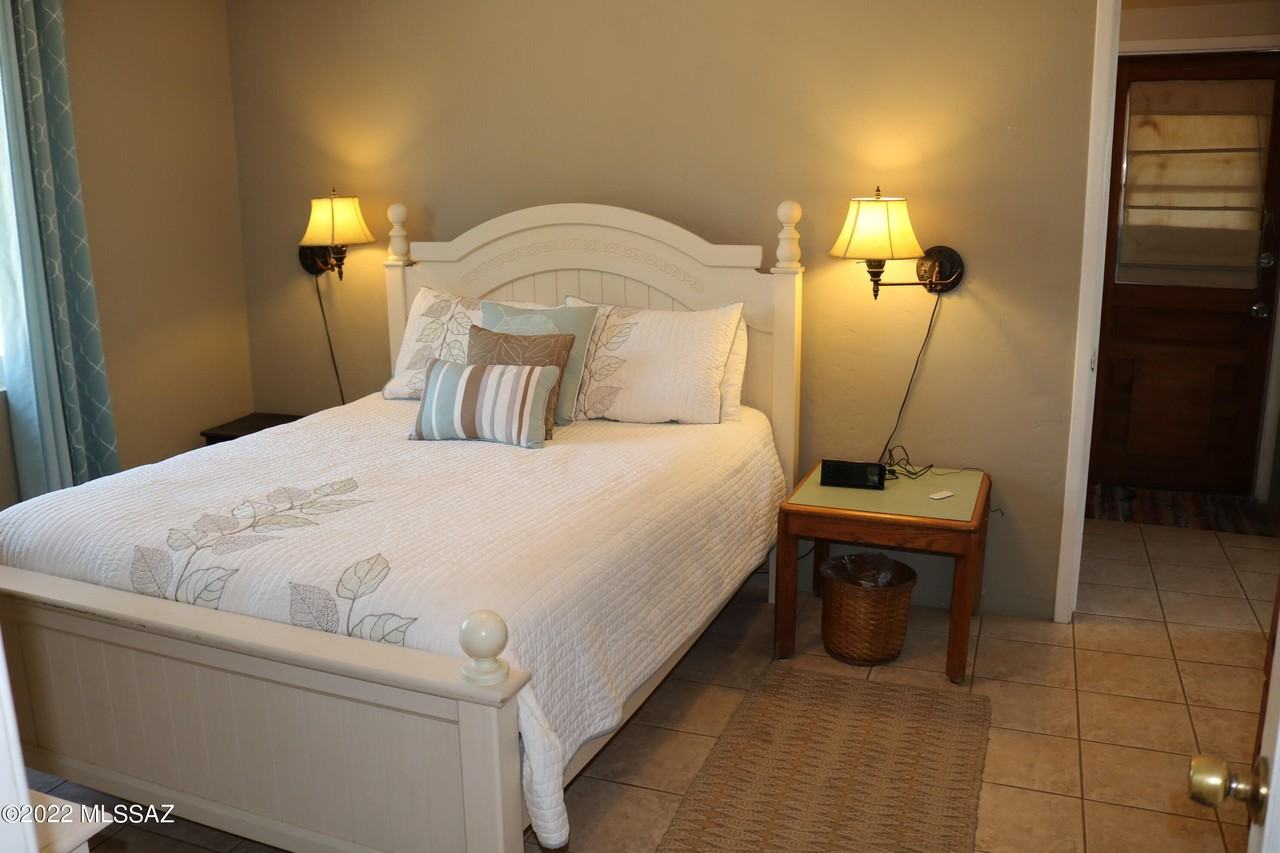 4825 E 18th St - Photo 5 of 24